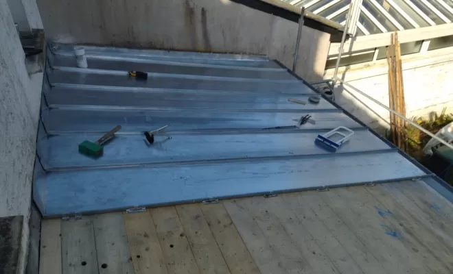 Chantier de rénovation de toiture avec pose d'une toiture en zinc joint debout sur la commune de campbon , Sainte-Anne-sur-Brivet, QUIRRION MICKAEL COUVREUR ZINGUEUR GUERINOIS